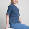 Kortærmet top i bomuldsdenim med snøret talje