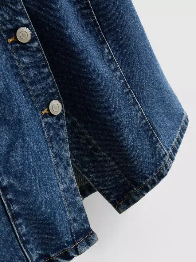 Kortærmet top i bomuldsdenim med snøret talje
