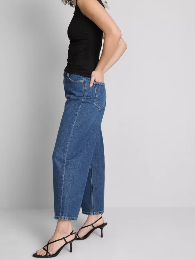 Korte jeans i denim med brede ben