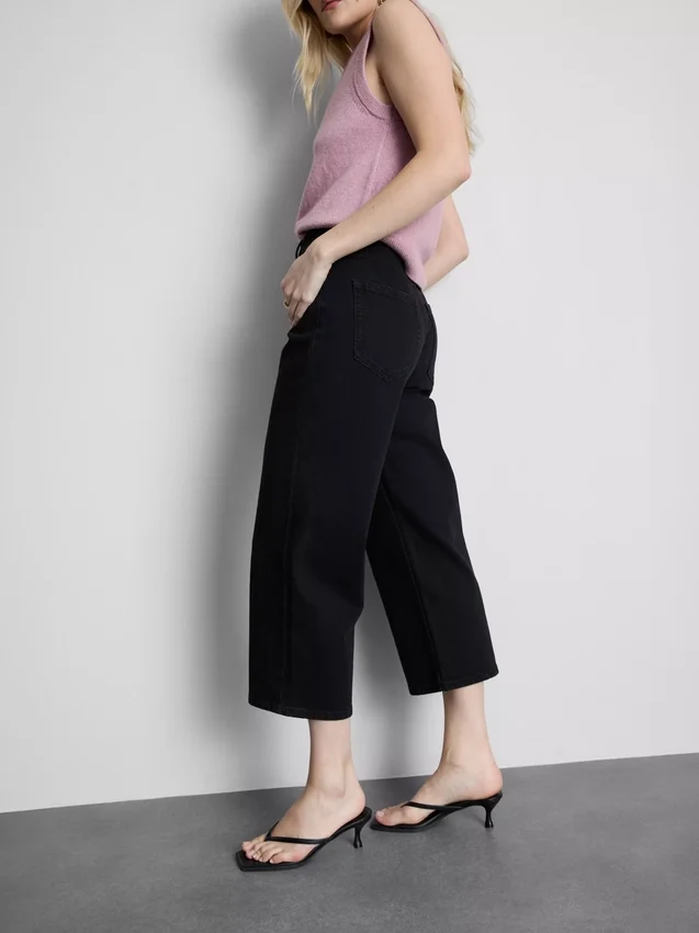 Korte jeans i denim med brede ben