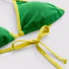Kruset kontrast-trekantet bikinitop