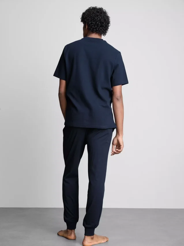 Lang pyjamasser med struktur