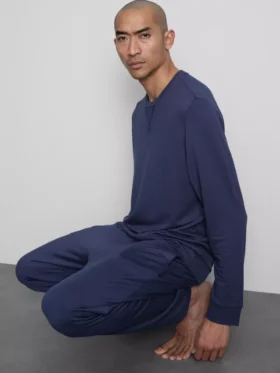 Langærmet pyjamasbluse