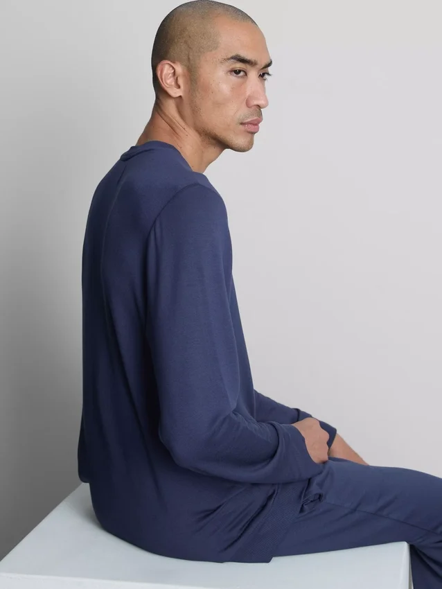 Langærmet pyjamasbluse