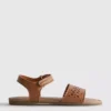 Laserskårne sandaler