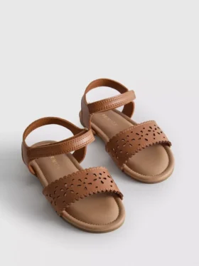 Laserskårne sandaler
