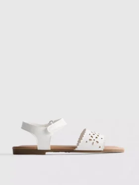 Laserskårne sandaler med blomstermønster