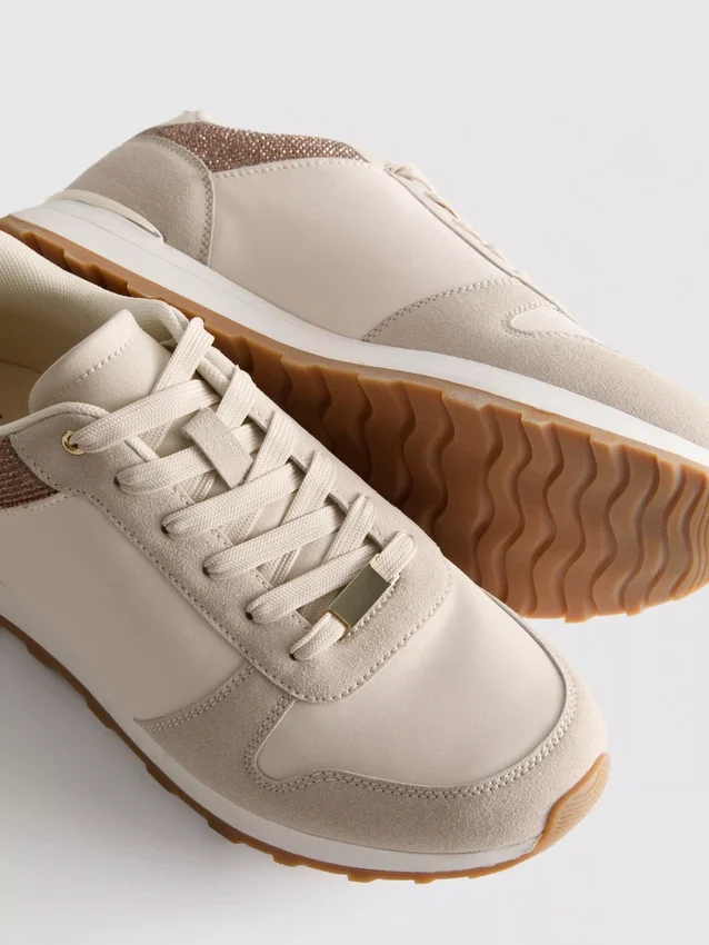 Lavtop-sneakers med Diamanta-detaljer