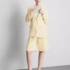 Lila blazer med enkelt række knapper