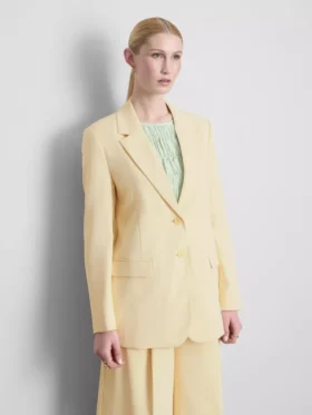 Lila blazer med enkelt række knapper