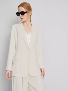 Lila blazer med enkelt række knapper
