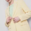 Lila blazer med enkelt række knapper