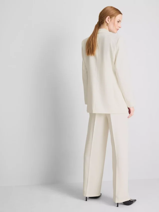 Lila blazer med enkelt række knapper