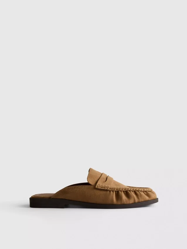 Loafer-mulesandaler i imiteret ruskind