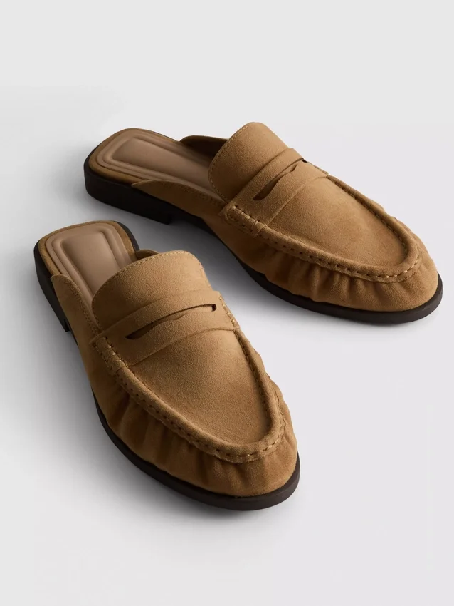 Loafer-mulesandaler i imiteret ruskind