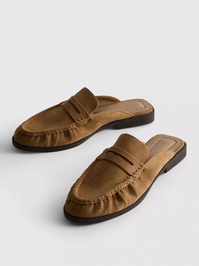 Loafer-mulesandaler i imiteret ruskind