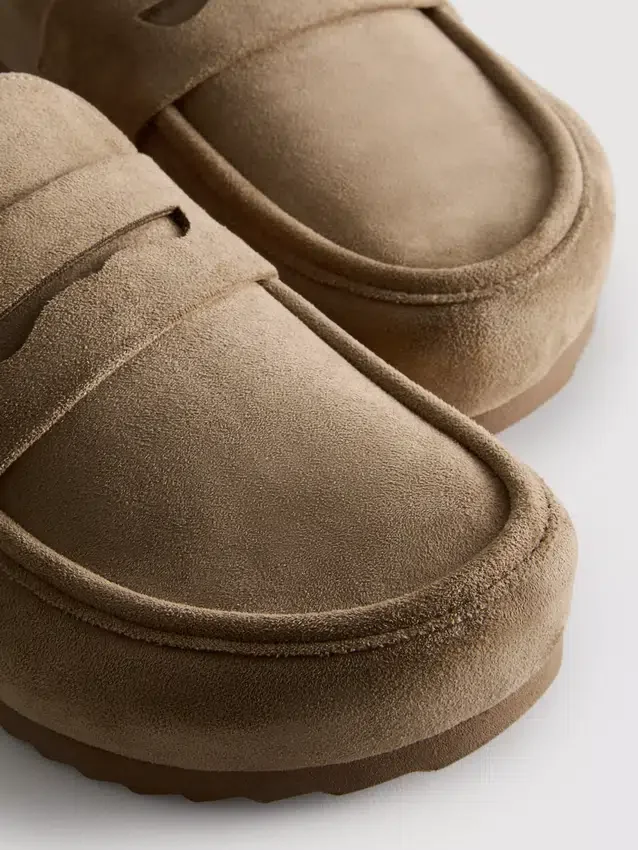 Loafer-træsko-sandaler