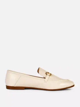 Loafers i imiteret læder med snaffle-detaljer