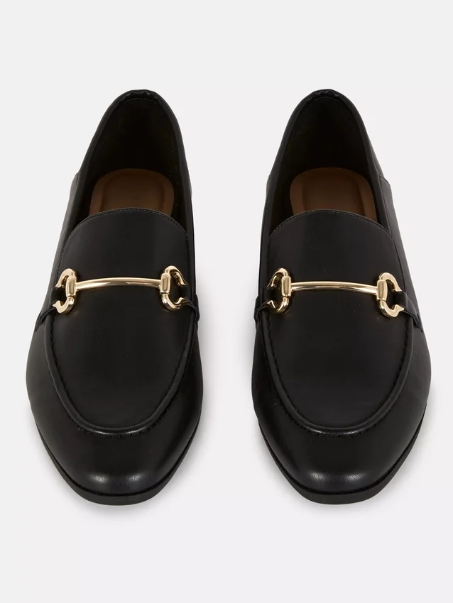 Loafers i imiteret læder med snaffle-detaljer