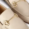 Loafers i imiteret læder med snaffle-detaljer