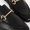 Loafers i imiteret læder med snaffle-detaljer