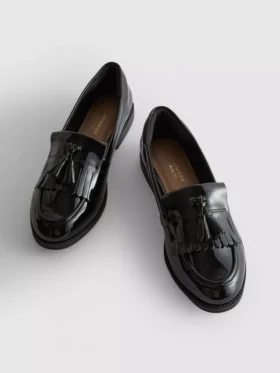 Loafers med bred pasform i lak