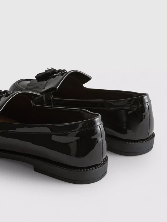 Loafers med bred pasform i lak