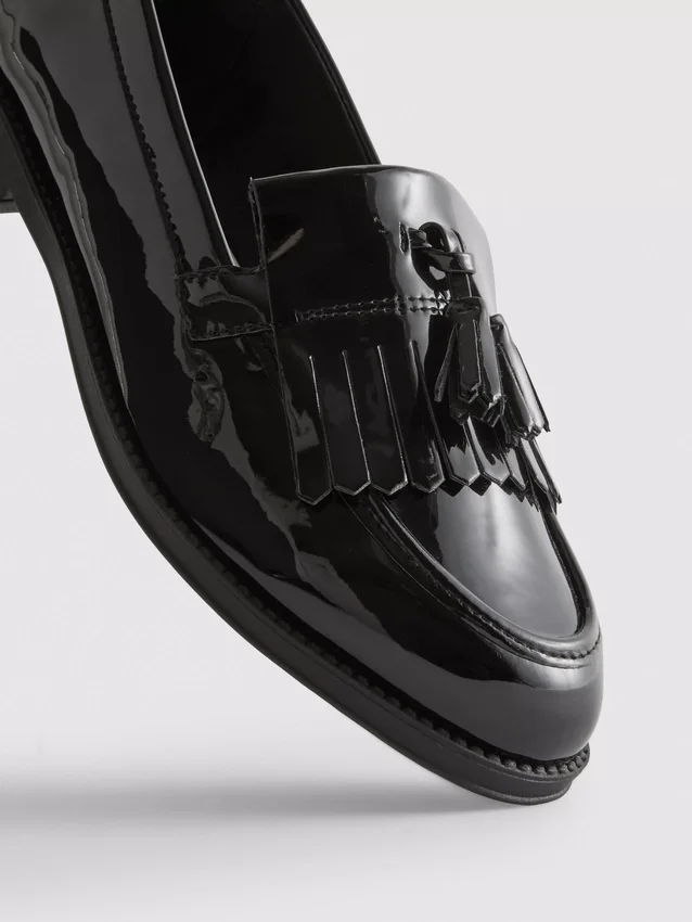 Loafers med bred pasform i lak