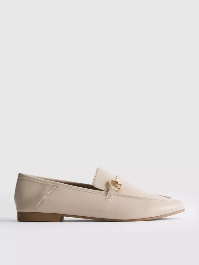 Loafers med snaffle-detalje
