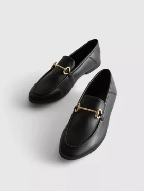 Loafers med snaffle-detalje