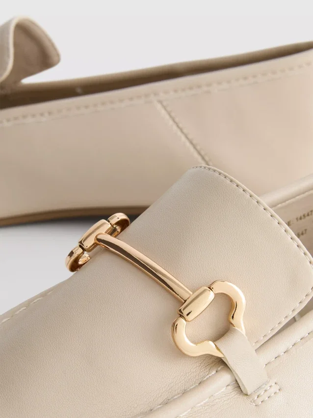 Loafers med snaffle-detalje