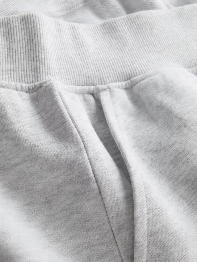 Loungeshorts i bomuld med splittet kant