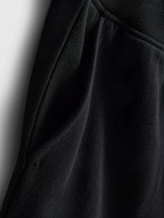 Loungeshorts i bomuld med splittet kant
