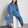 Løst siddende bomuldsdenim-skjorte med knapper