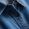 Løst siddende bomuldsdenim-skjorte med knapper