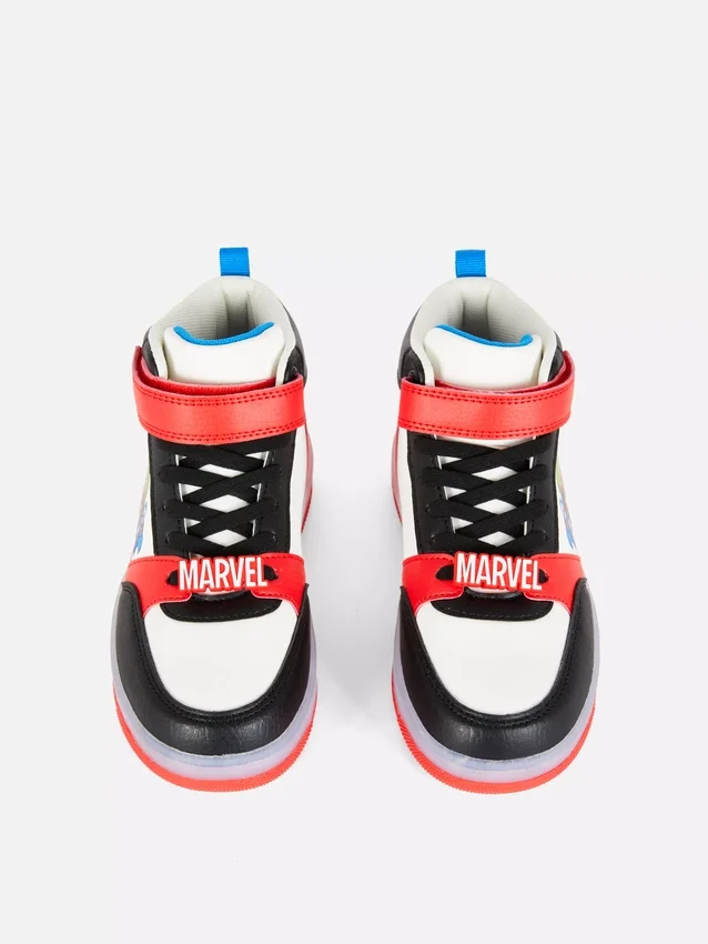 Marvel-sneakers med lysende højtop