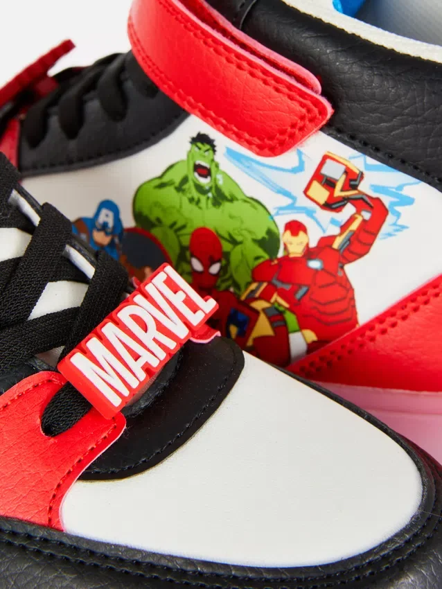 Marvel-sneakers med lysende højtop