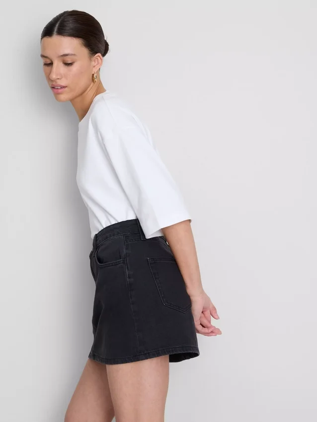 Mini-nederdel i bomuldsdenim