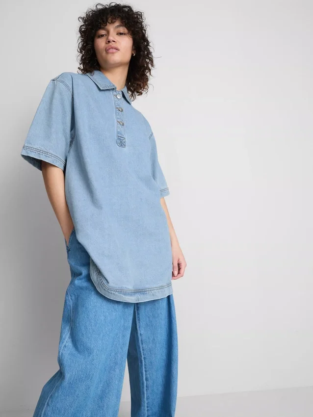Mini-shiftkjole i bomuldsdenim med krave