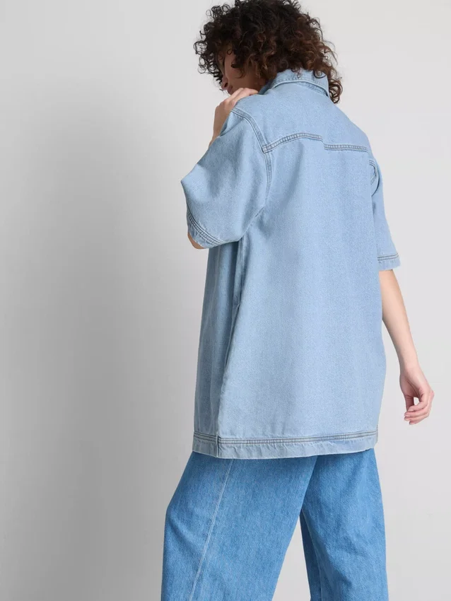 Mini-shiftkjole i bomuldsdenim med krave