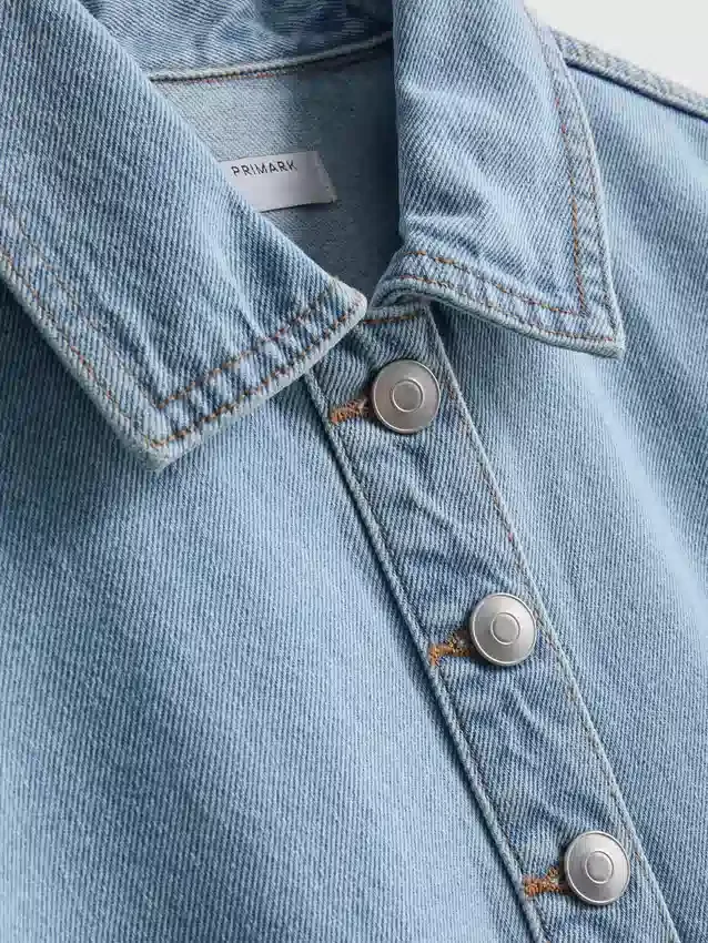 Mini-shiftkjole i bomuldsdenim med krave