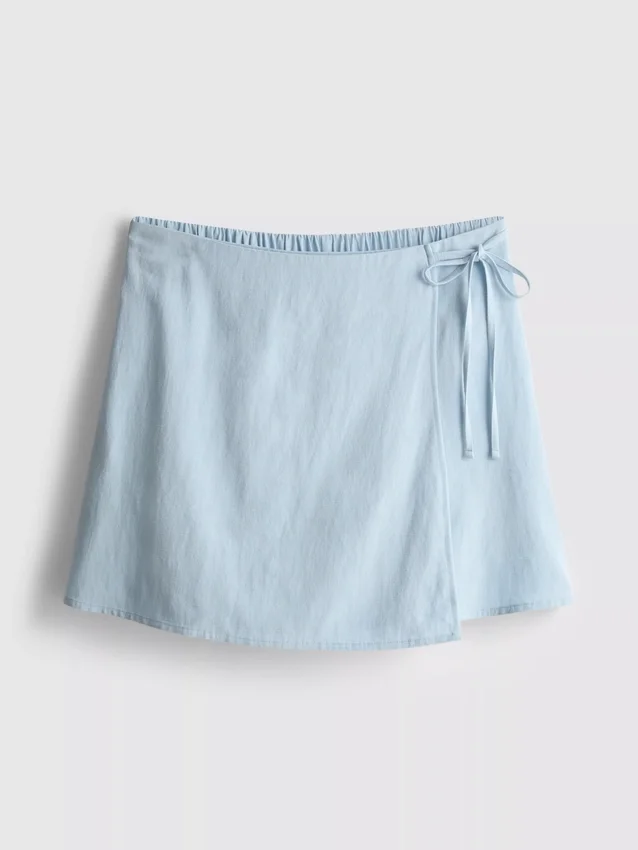 Mini-skort i linneblanding med bindebånd i siden