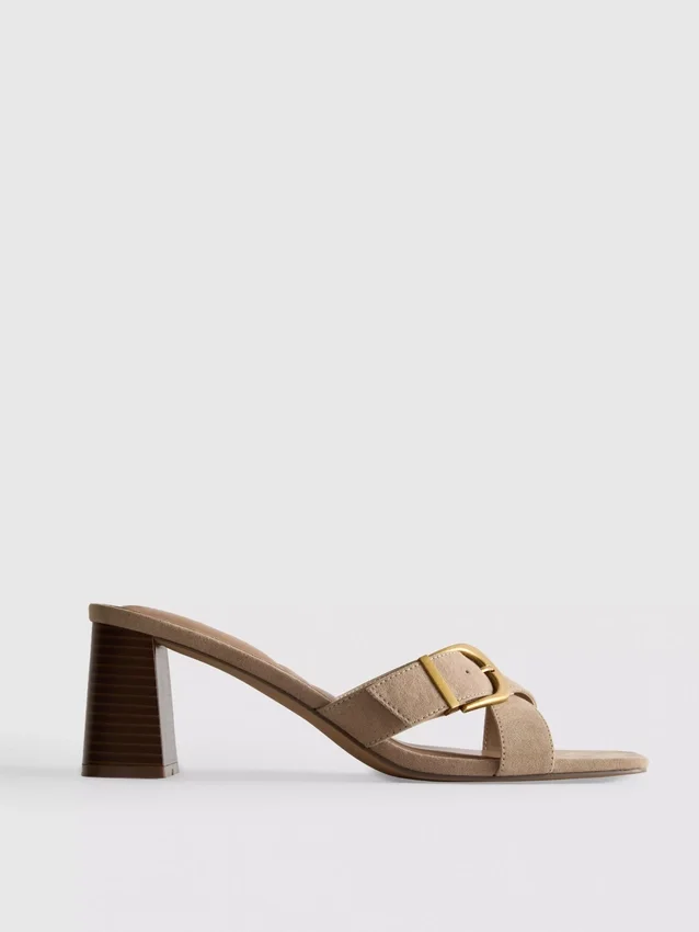 Mule-sandaler med spænde og blokhæl