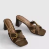 Mule-sandaler med spænde og blokhæl