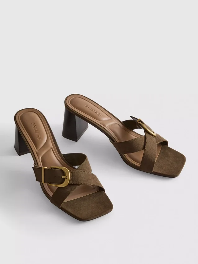 Mule-sandaler med spænde og blokhæl