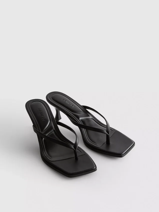Mule-sandaler med tårem og hæl