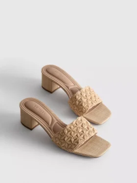 Mules med blokhæl i raffia