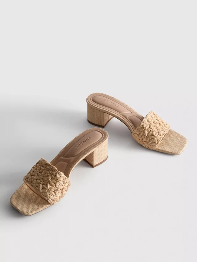 Mules med blokhæl i raffia