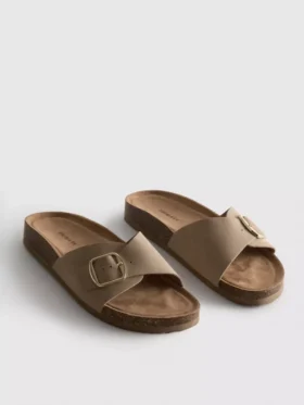 Mulesandaler med spænde
