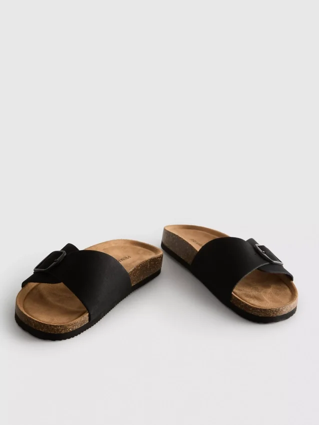 Mulesandaler med spænde